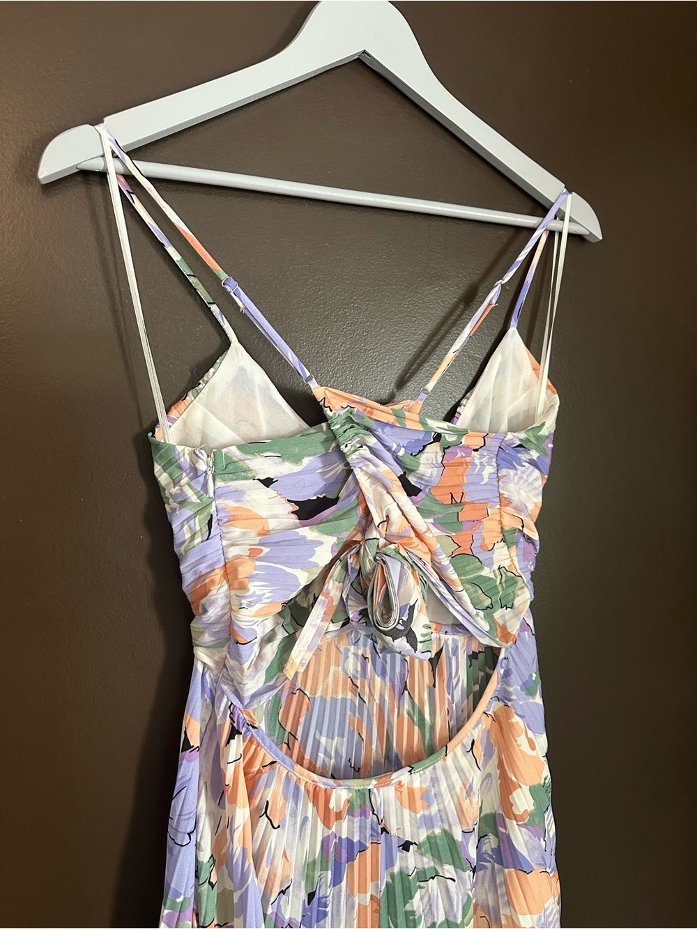 ASTR The Label Blythe Floral Plisse Pleated Midi Dress Coral Multi Size Medium - Picture 5 of 9
